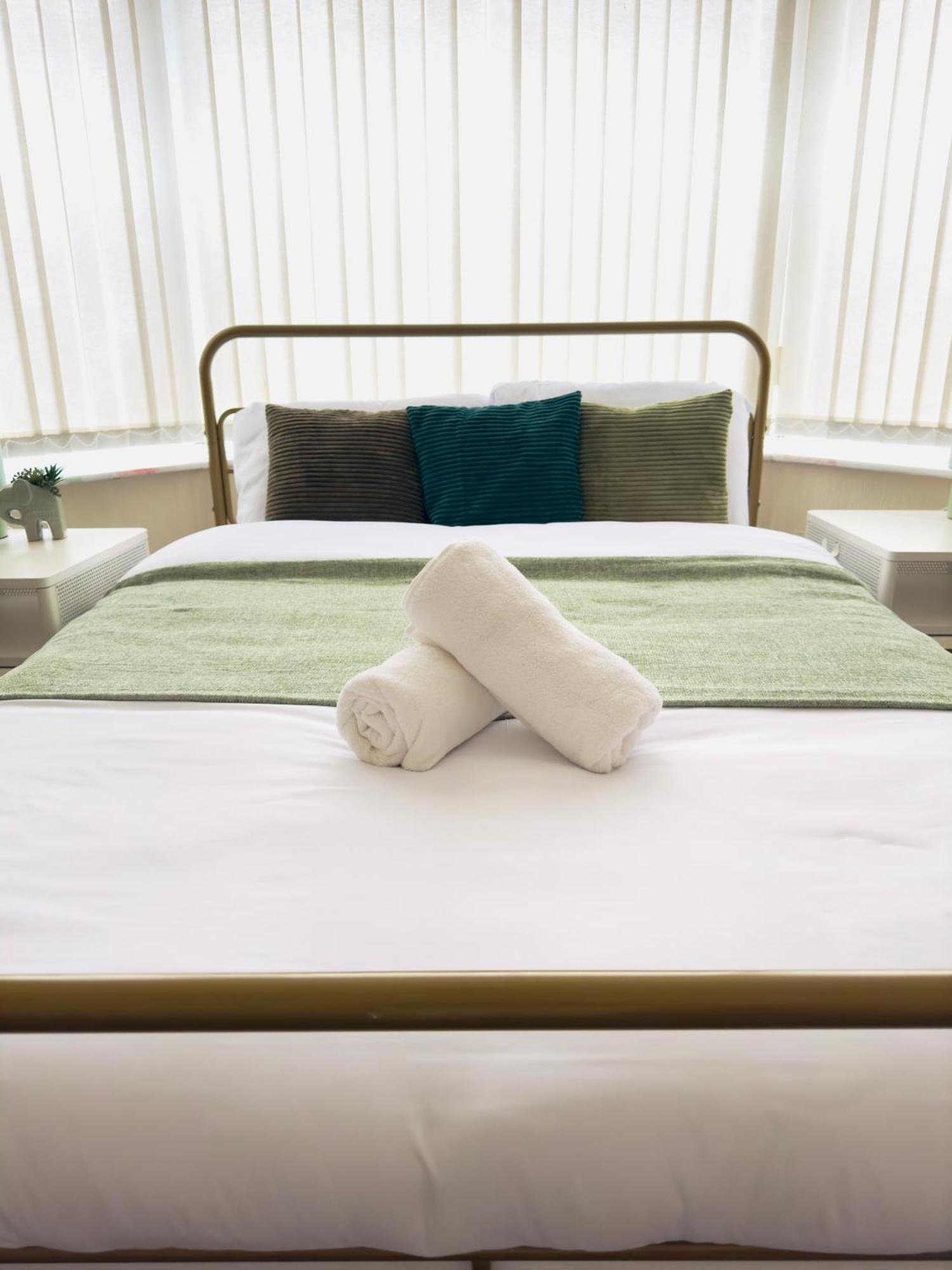 Double Bedroom Near City Center Манчестер Экстерьер фото
